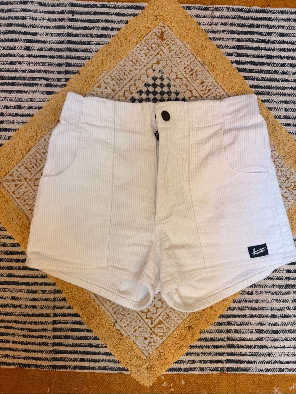 Hammies White Corduroy Shorts Size 26 – Classic High Rise